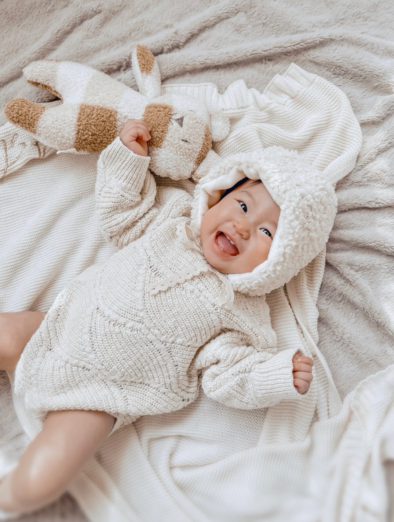 Boucle' cuddle bear