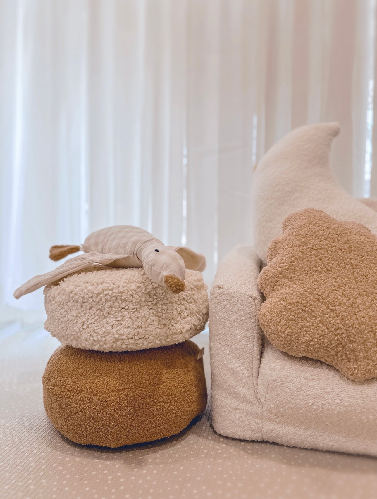 Fluffy round cushions