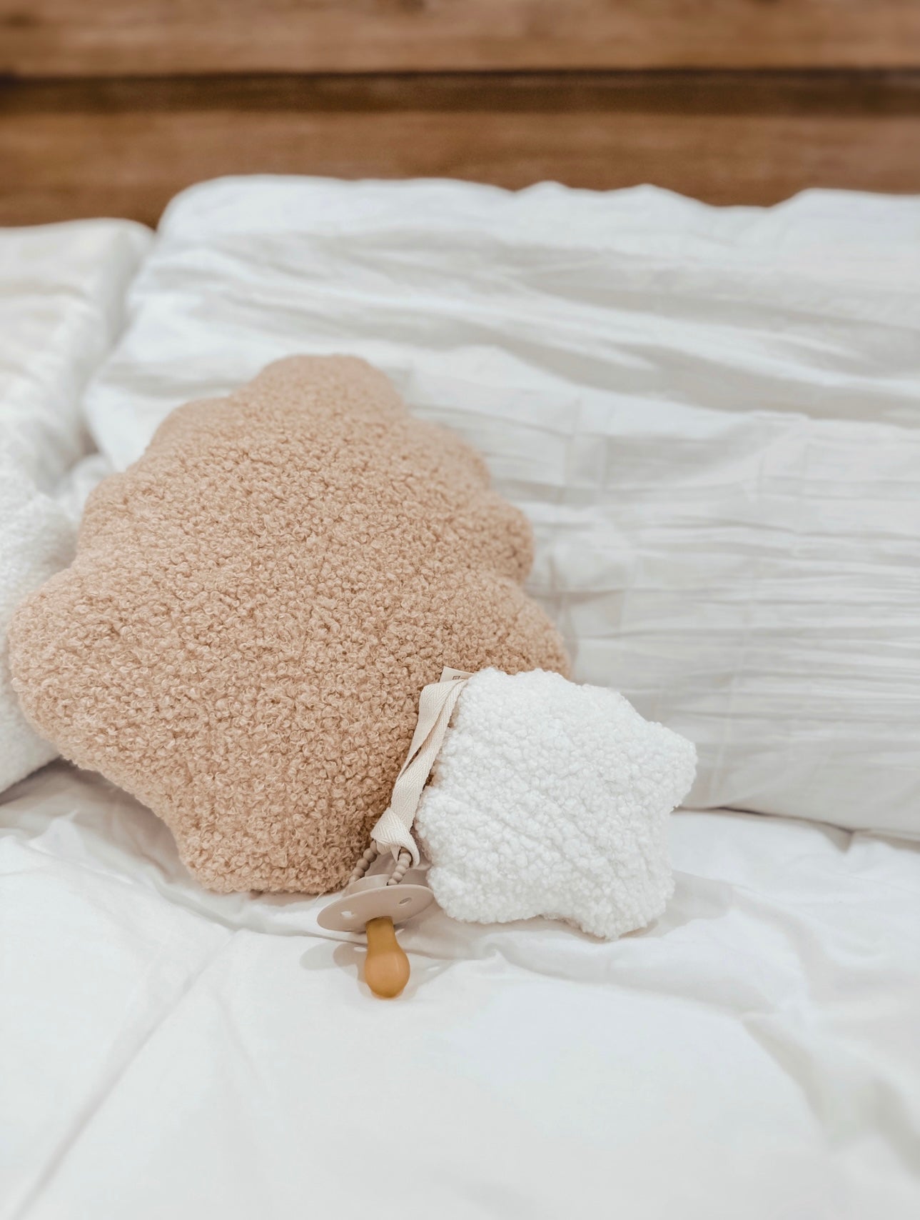 Fluffy dream dummy holder- Comforter