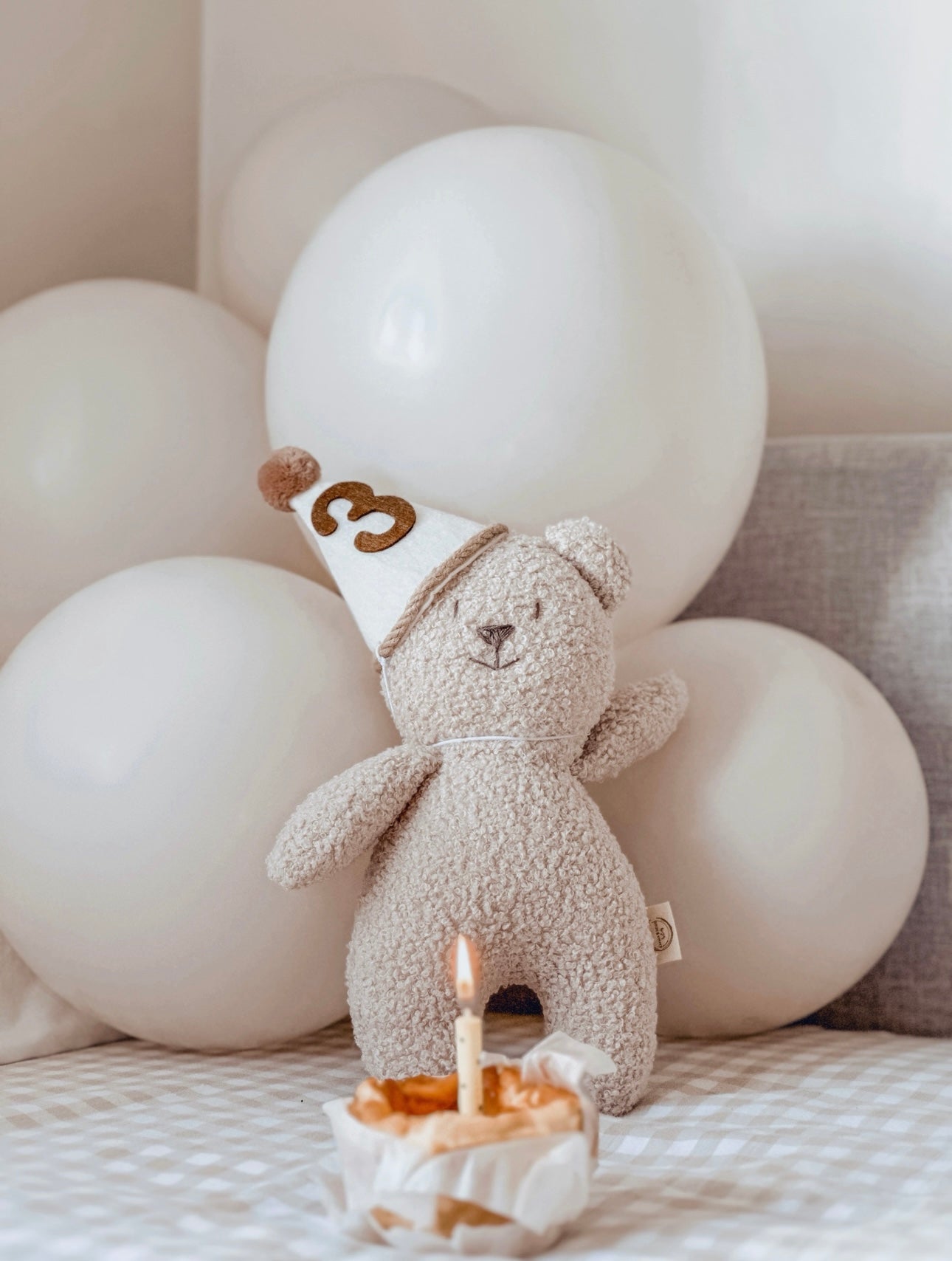 Boucle' cuddle bear