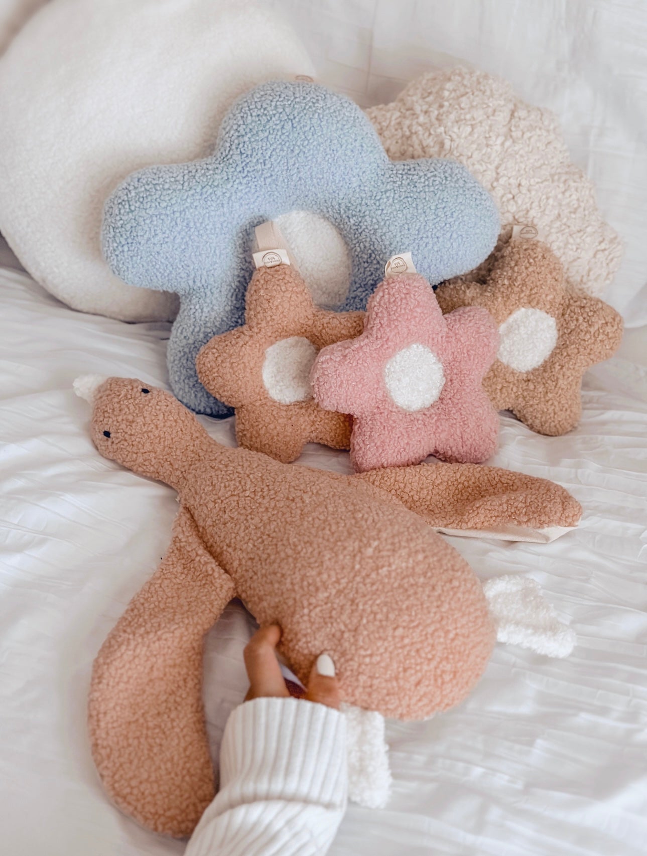 Daisy dummy holder- comforter