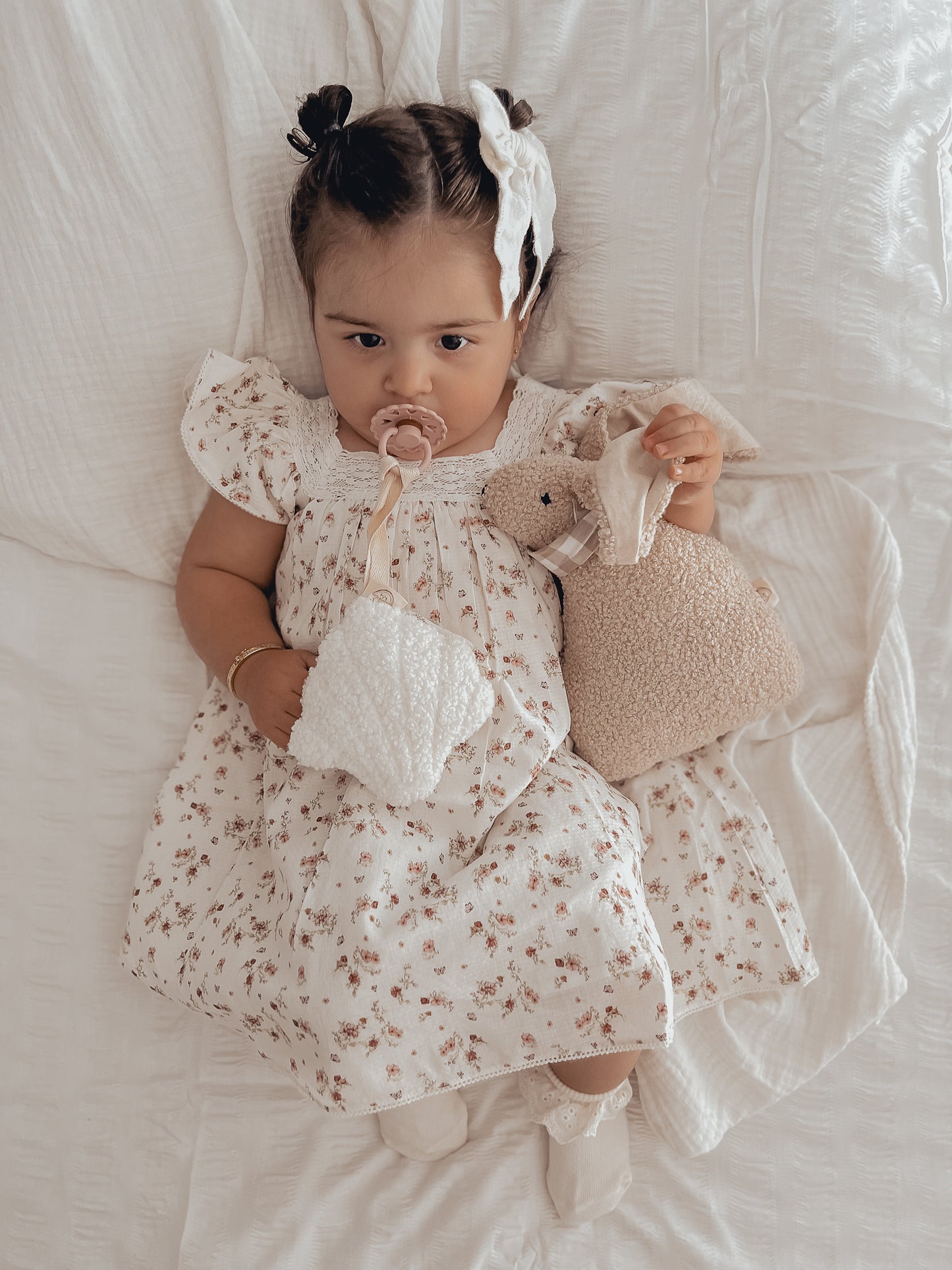 Fluffy dream dummy holder- Comforter