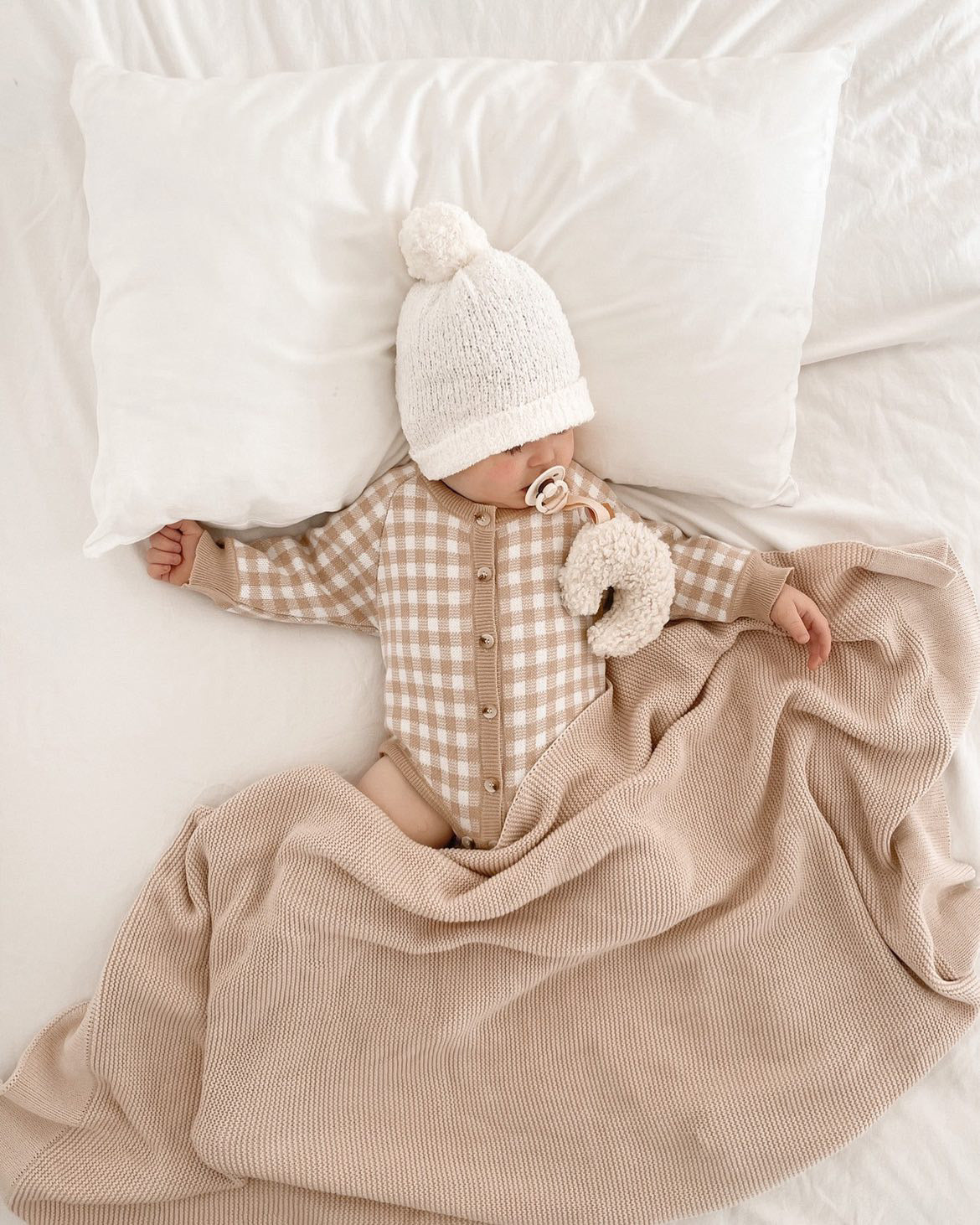 Fluffy dream dummy holder- Comforter