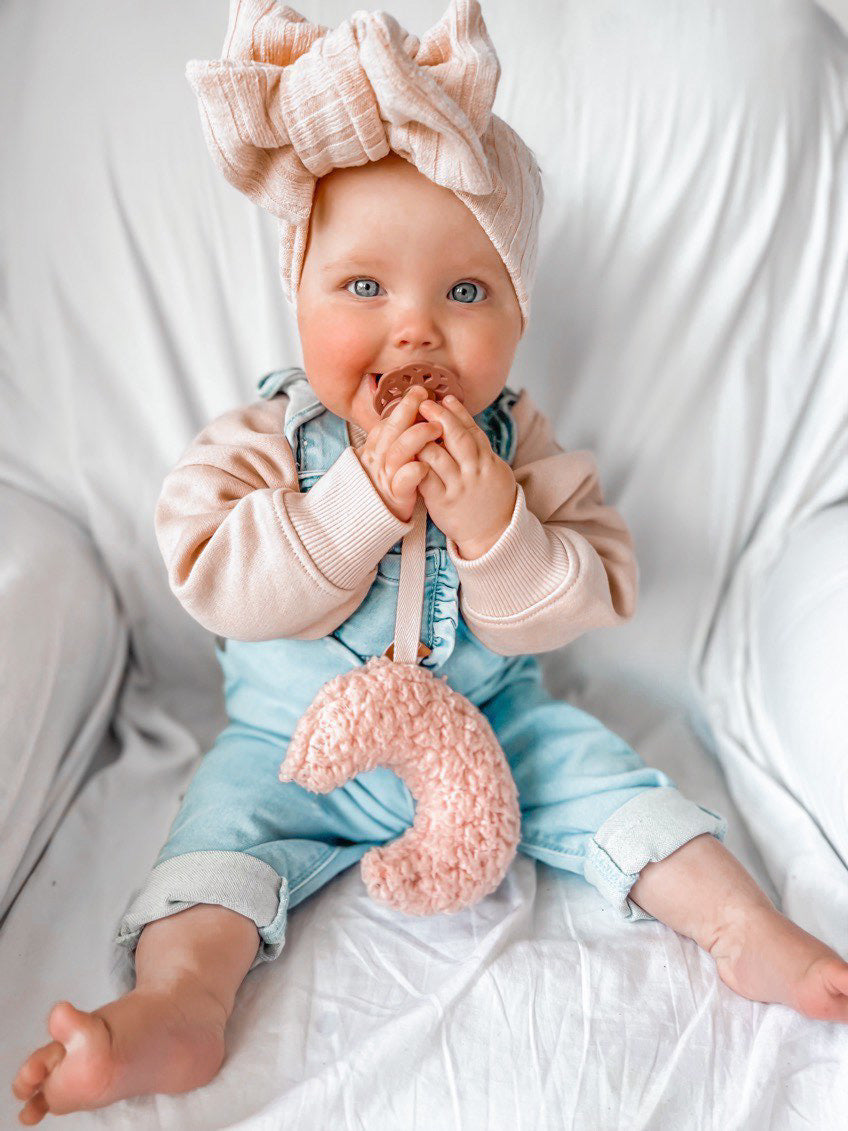 Fluffy dream dummy holder- Comforter