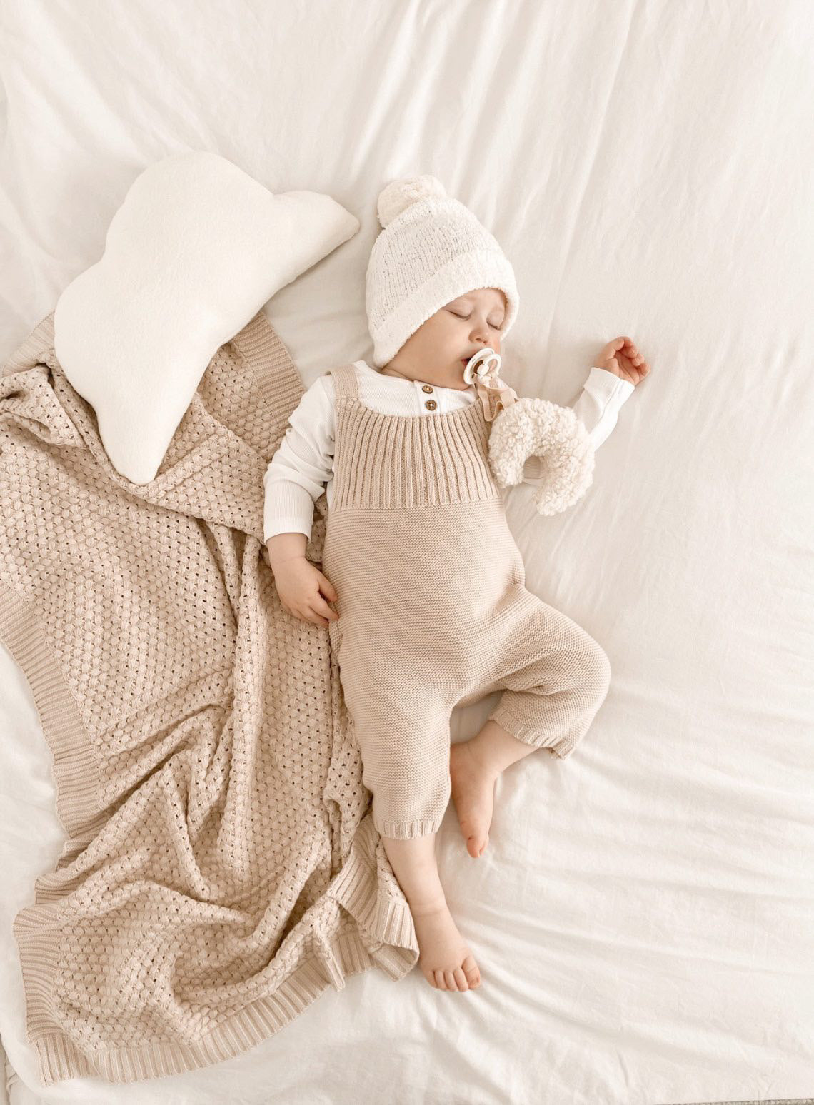 Fluffy dream dummy holder- Comforter