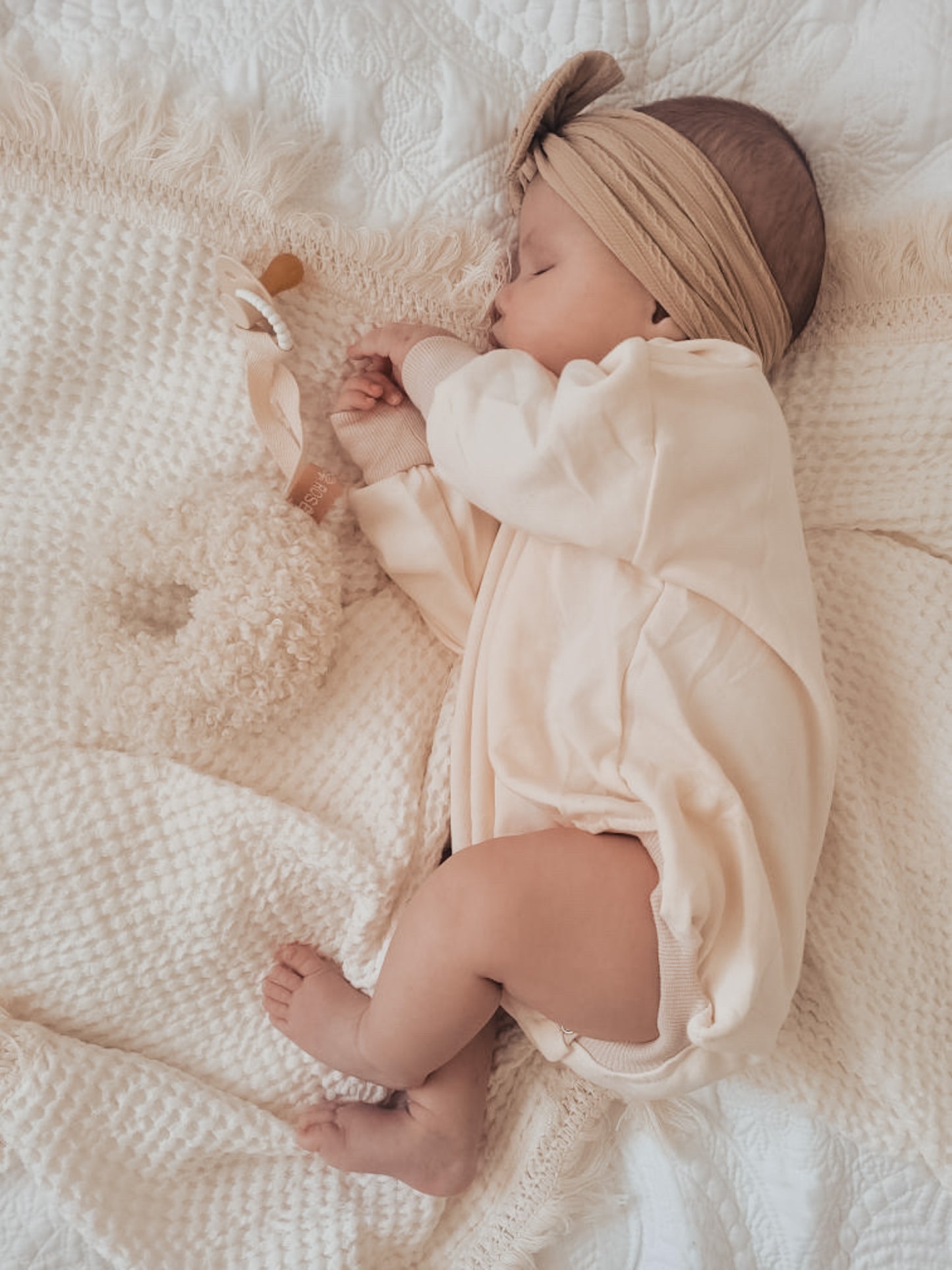 Fluffy dream dummy holder- Comforter