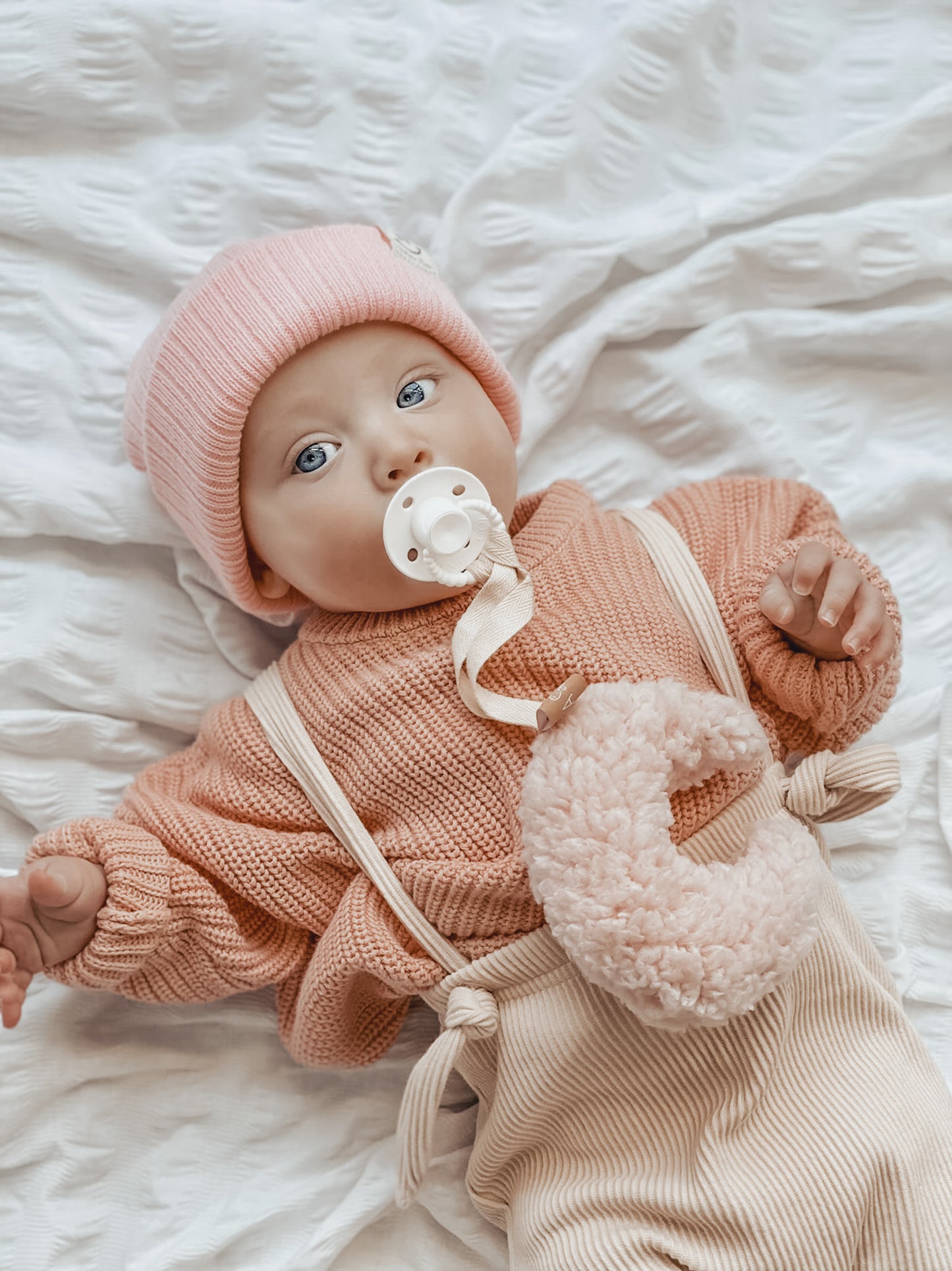 Fluffy dream dummy holder- Comforter