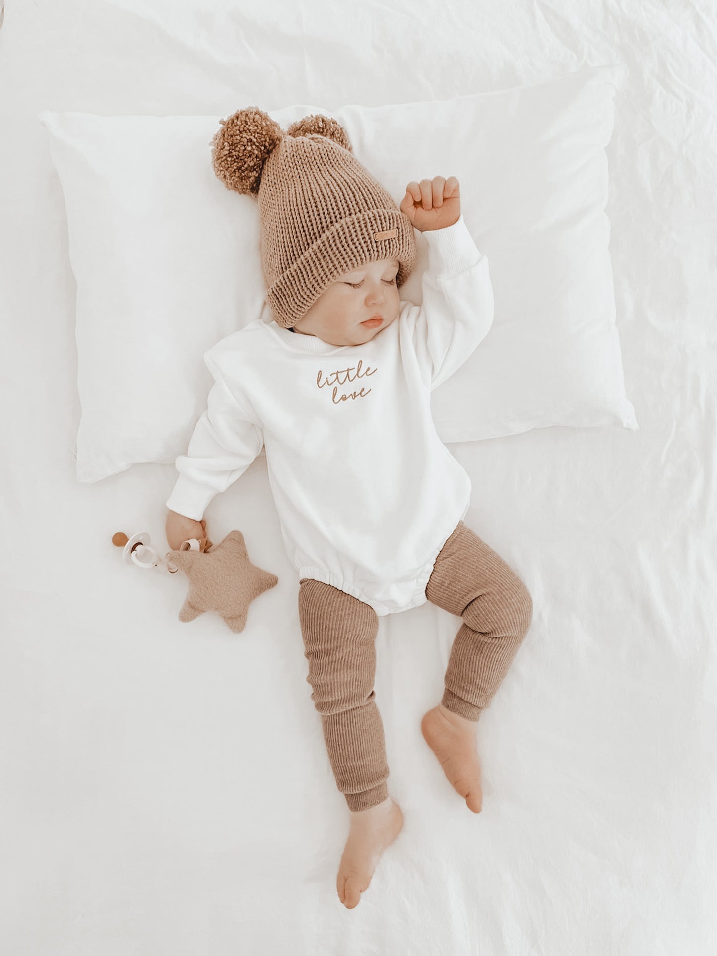 Fluffy dream dummy holder- Comforter