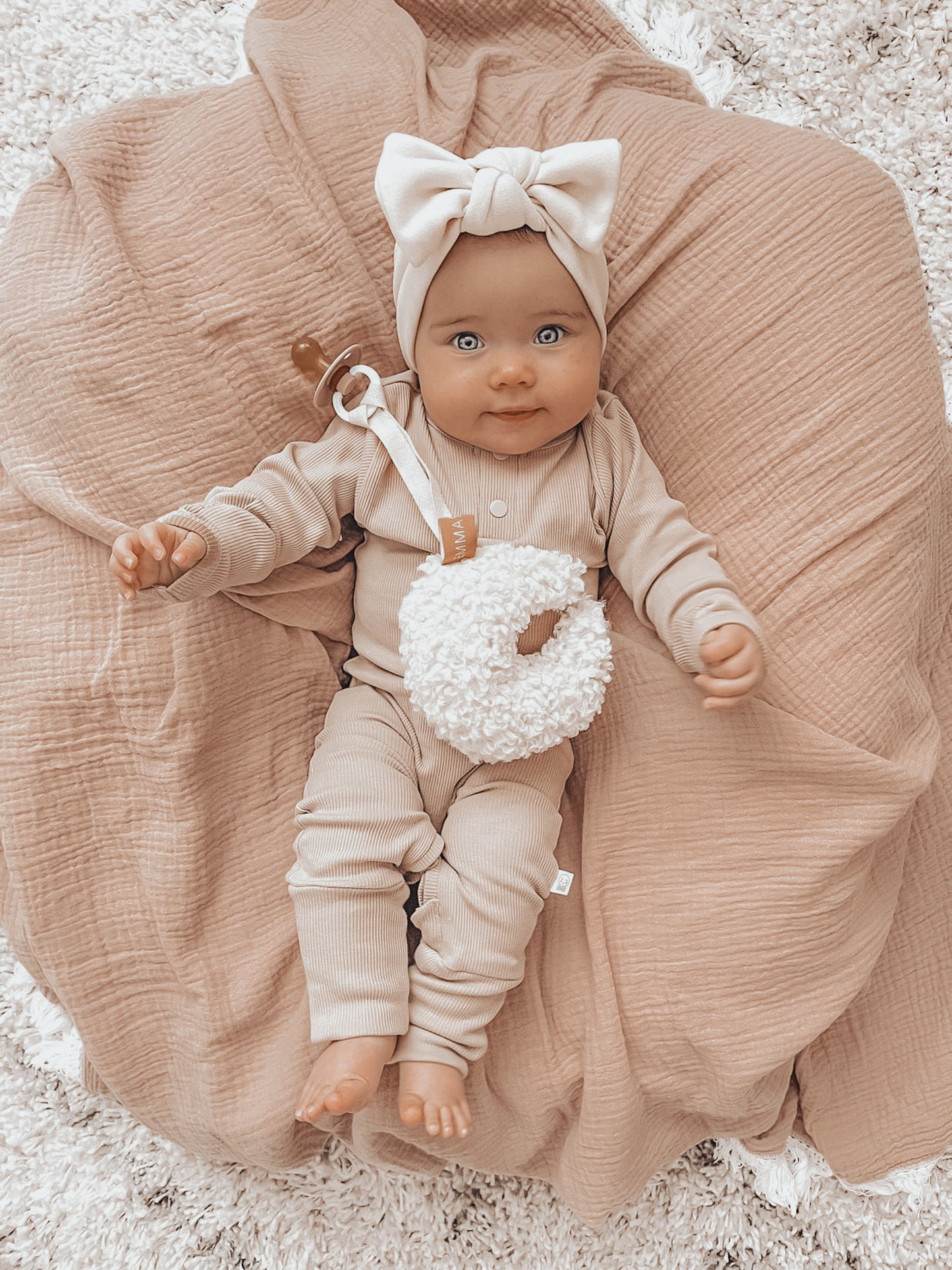 Fluffy dream dummy holder- Comforter