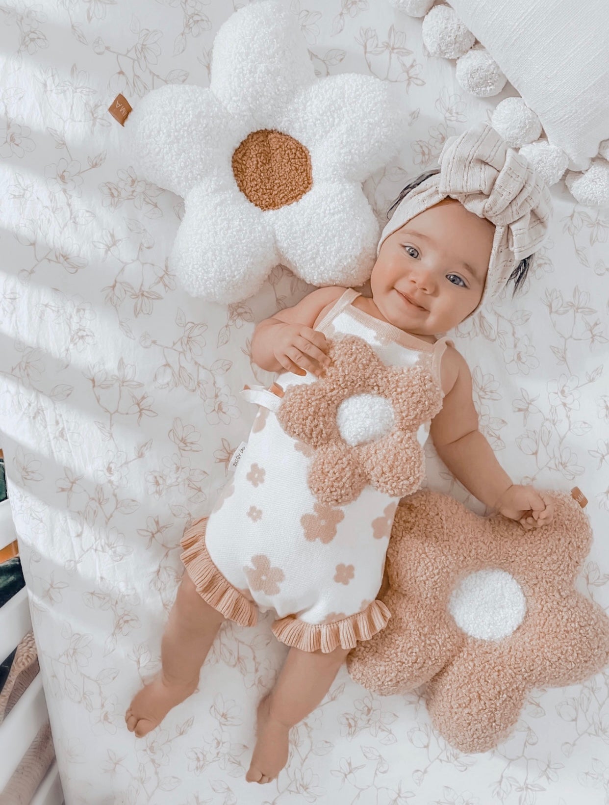 Daisy dummy holder- comforter