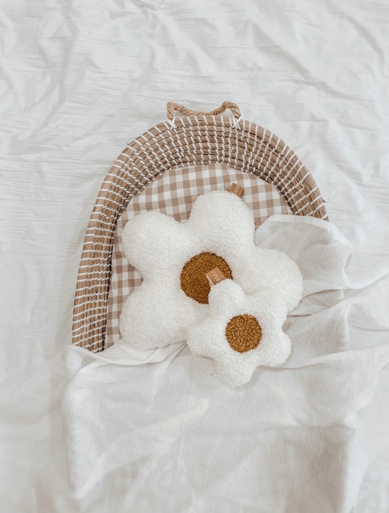 Daisy dummy holder- comforter