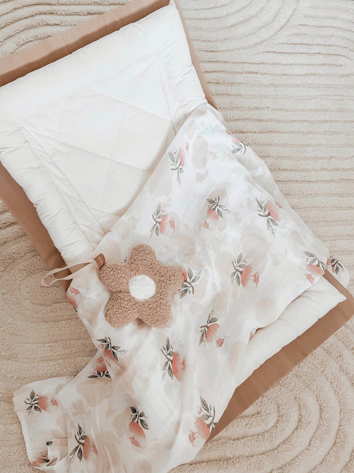 Daisy dummy holder- comforter