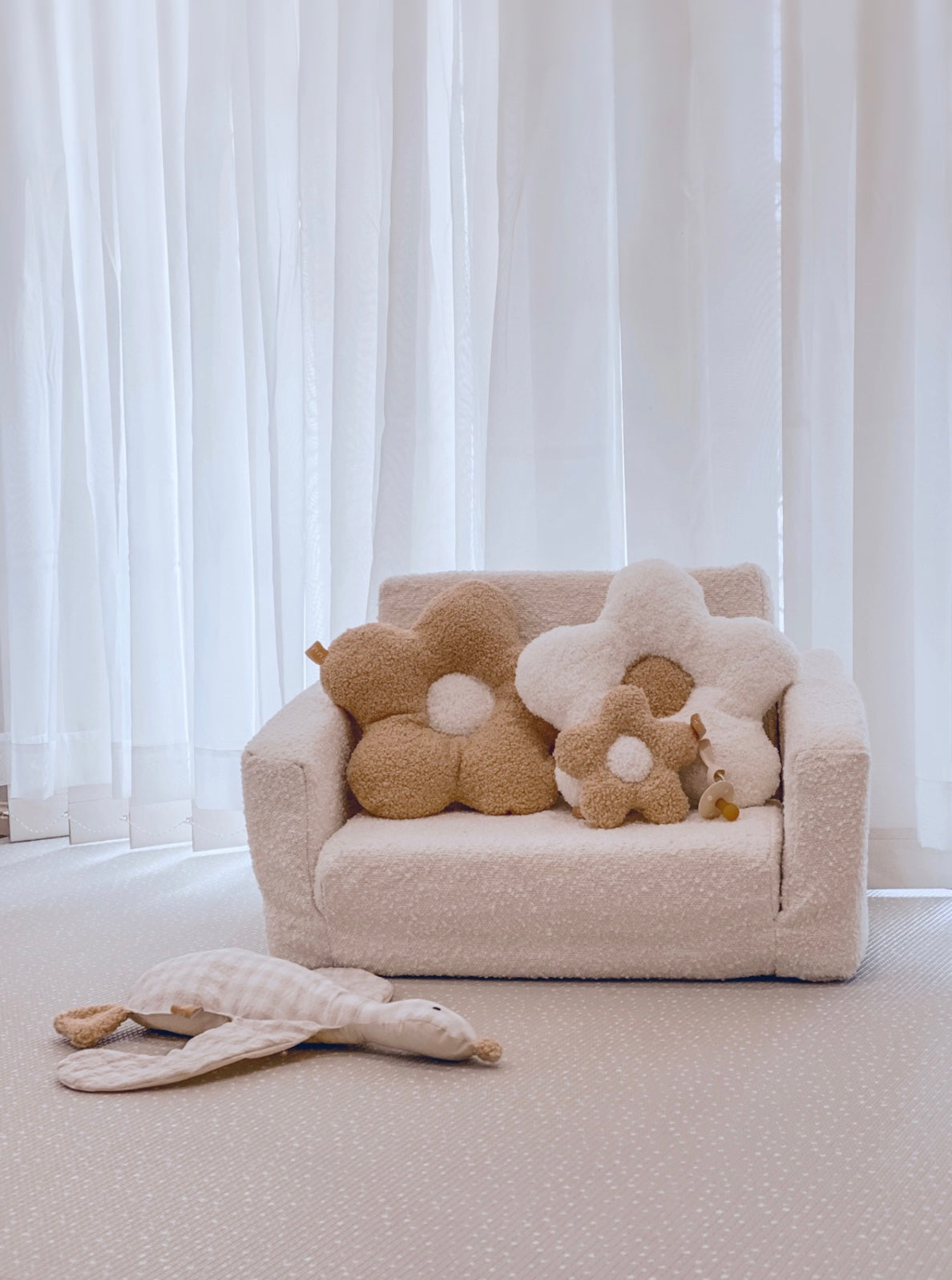 Daisy cushions