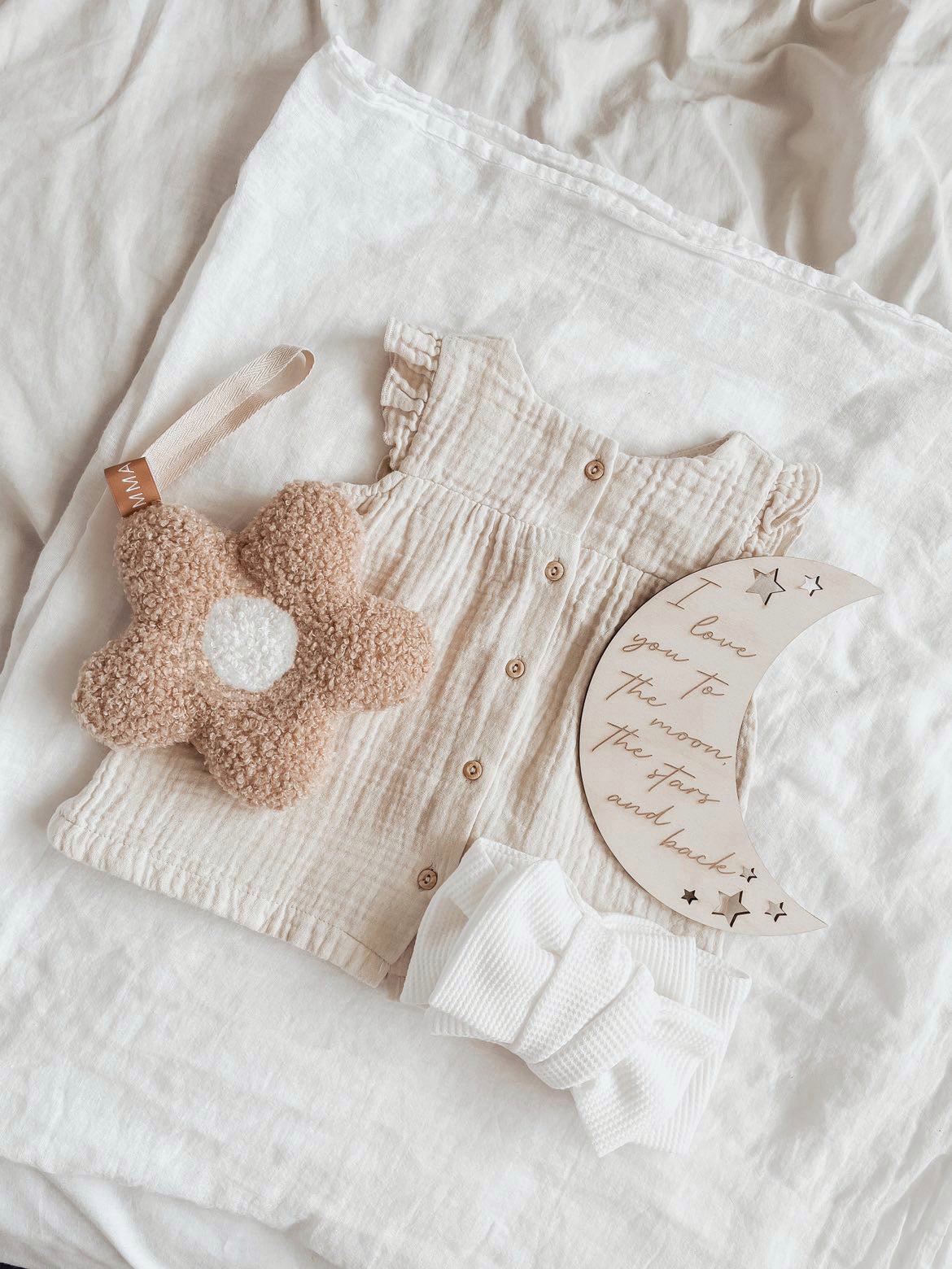 Daisy dummy holder- comforter