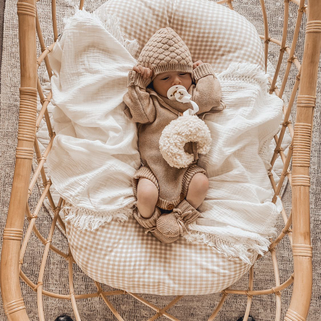 Fluffy dream dummy holder- Comforter