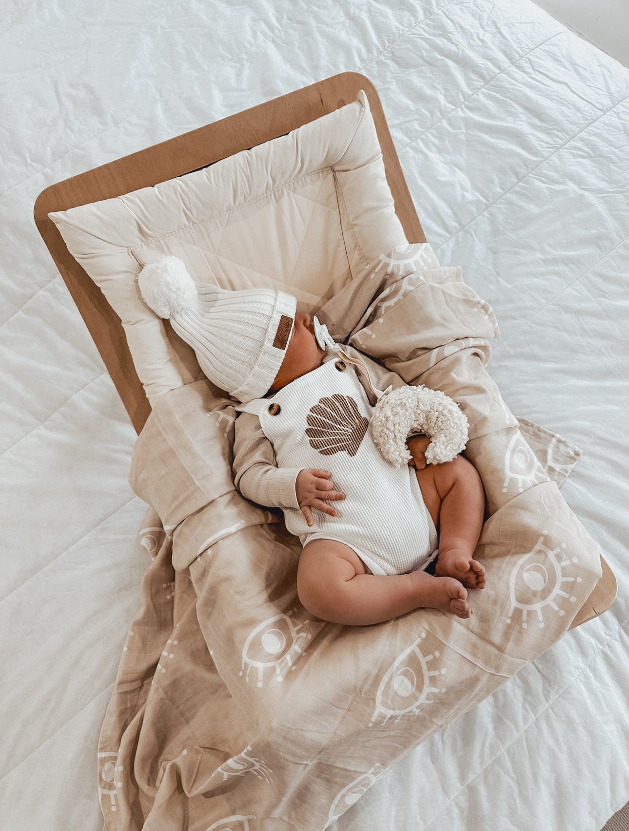 Fluffy dream dummy holder- Comforter