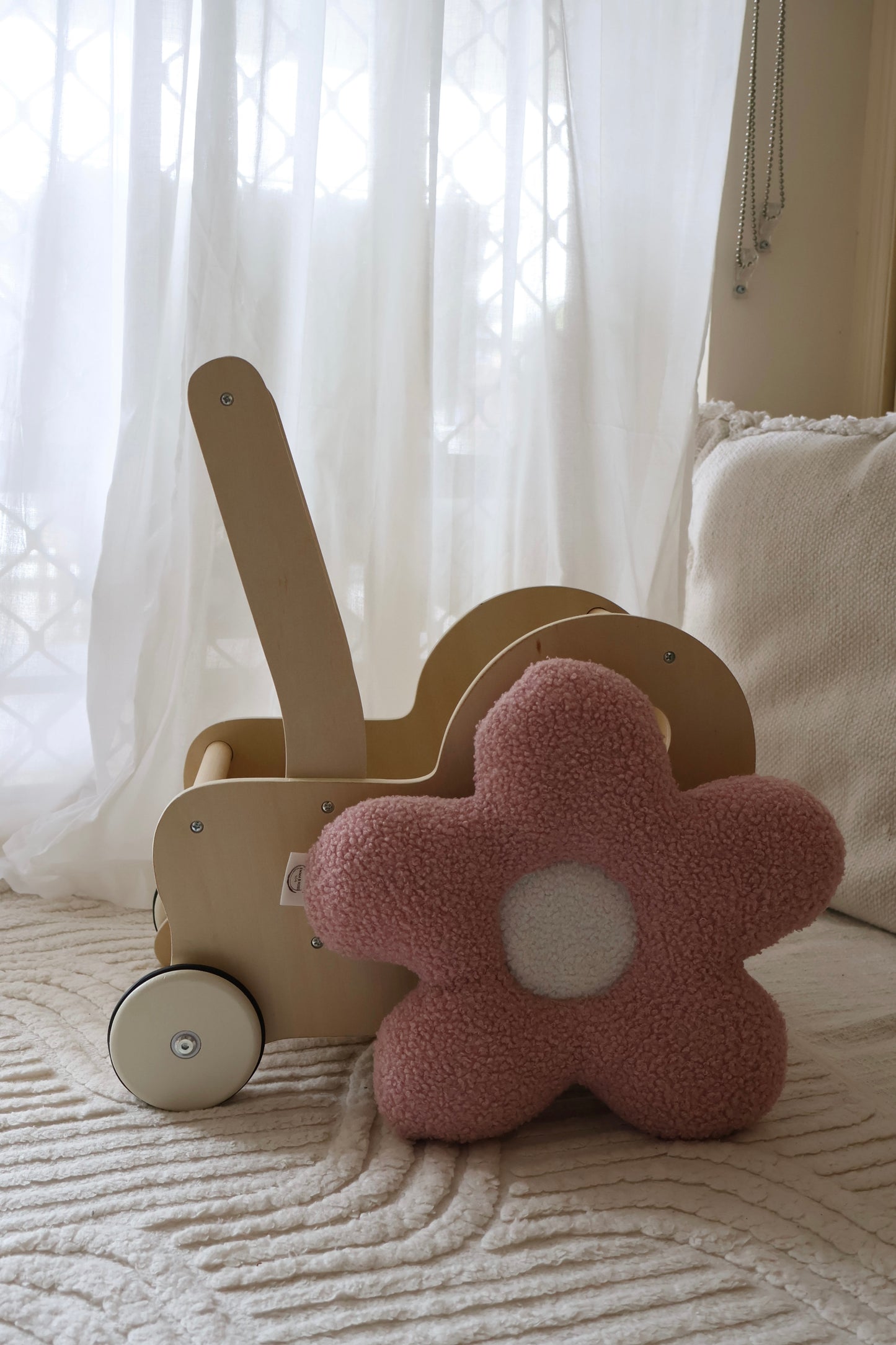 Daisy Flower Cushion Sewing Pattern | Digital Download |  Plush cushion PDF Pattern | A4 Printable