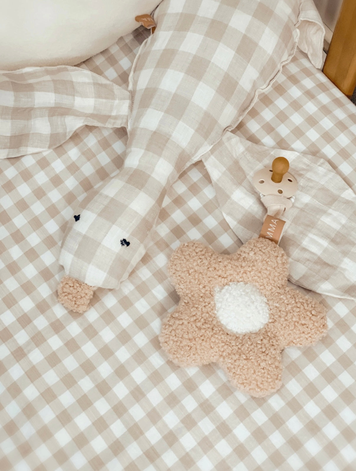 Daisy dummy holder comforter Emma Rose by Emily